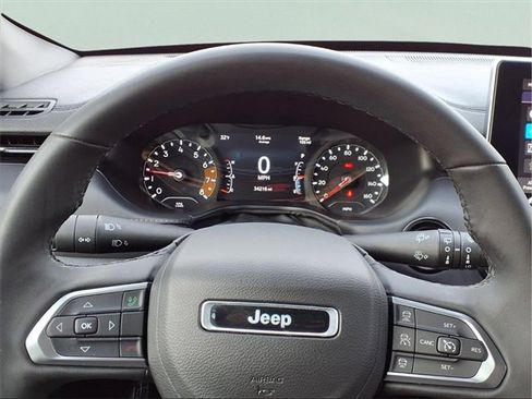 Used 2023 Jeep Compass Limited image 8