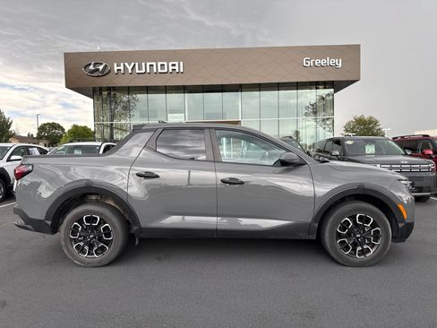 Used 2024 Hyundai Santa Cruz SE AWD/4WD image 1