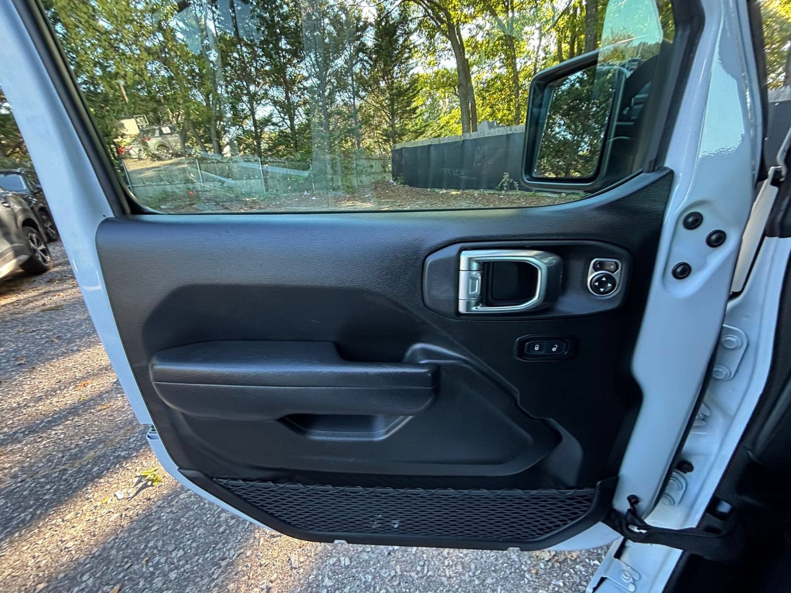 Used 2025 Jeep Wrangler Unlimited Sport AWD/4WD image 18