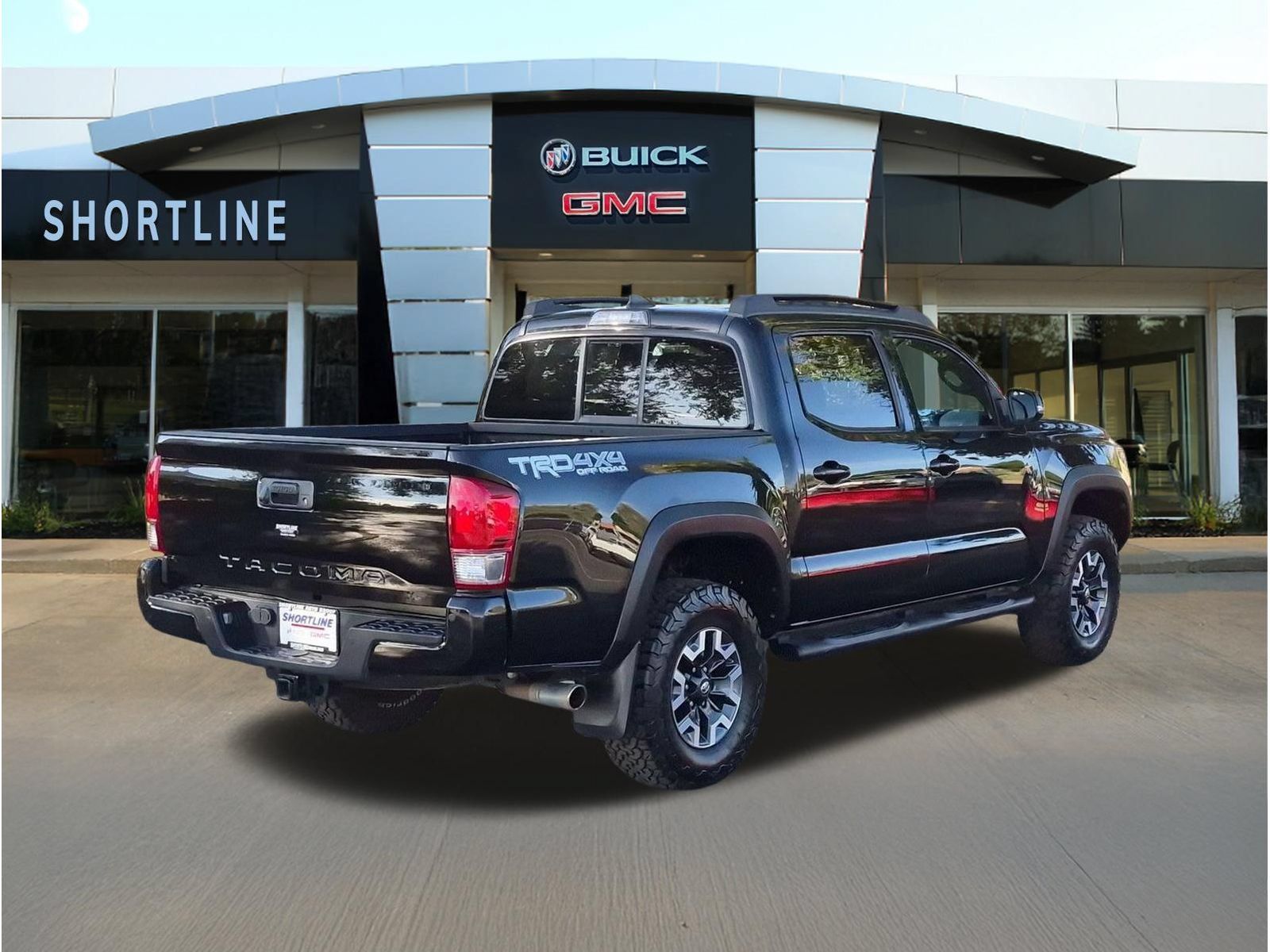 Used 2016 Toyota Tacoma TRD Off-Road AWD/4WD image 3