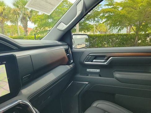 Used 2025 GMC Sierra 1500 Denali w/ Denali Reserve Package AWD/4WD image 30