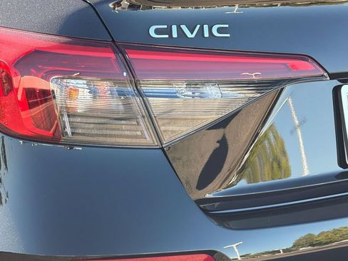 Used 2024 Honda Civic Sport image 6