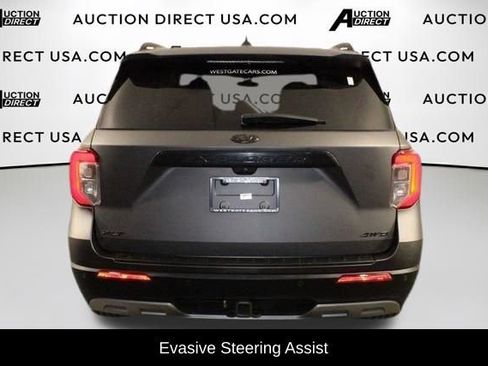 Used 2021 Ford Explorer XLT w/ Equipment Group 202A AWD/4WD image 11