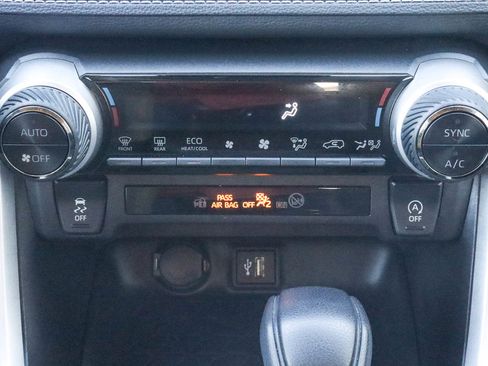 Used 2024 Toyota RAV4 XLE FWD image 11