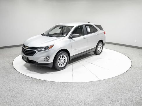 Used 2020 Chevrolet Equinox LS AWD/4WD image 33