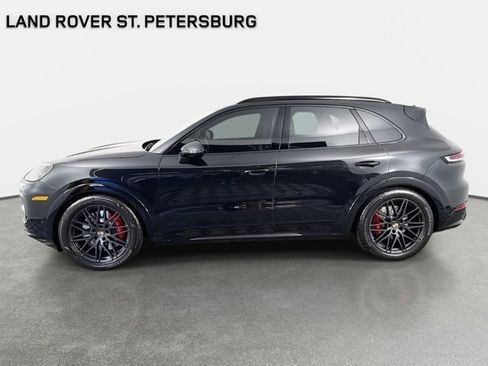 Used 2025 Porsche Cayenne GTS image 8
