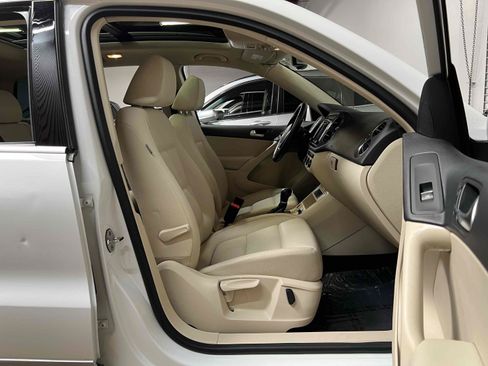 Used 2017 Volkswagen Tiguan Wolfsburg Edition FWD image 30