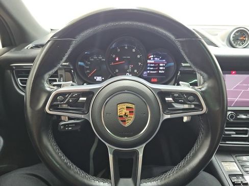 Used 2021 Porsche Macan image 9