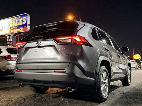 Used 2019 Toyota RAV4 XLE FWD image 4