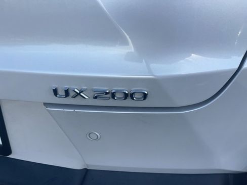 Used 2021 Lexus UX 200 w/ Accessory Package (Z1) image 6
