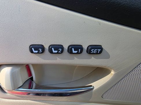 Used 2011 Lexus RX 350 2WD w/ Premium Pkg image 10