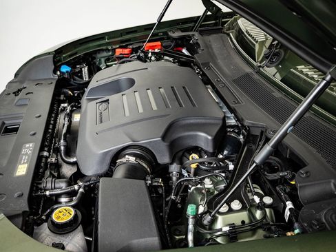 New 2026 Land Rover Defender 110 X-Dynamic SE image 36