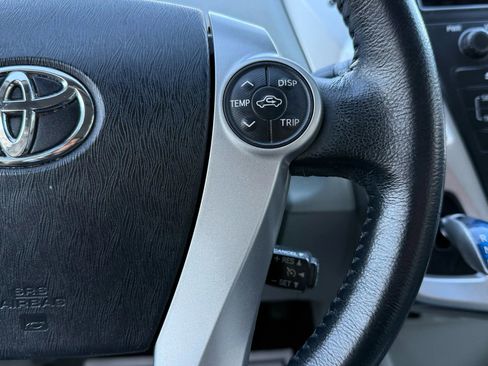 Used 2013 Toyota Prius V Five image 6