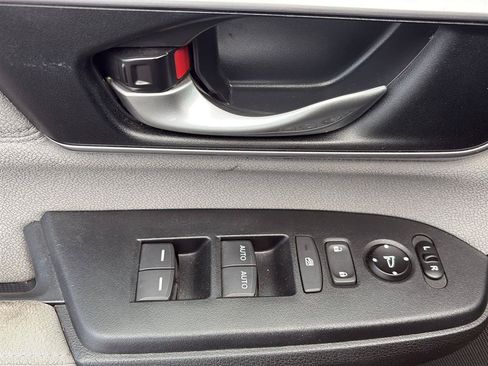 Used 2017 Honda CR-V EX image 12