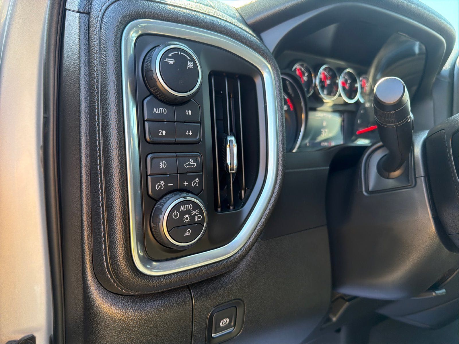 Used 2019 Chevrolet Silverado 1500 RST w/ All-Star Edition AWD/4WD image 19