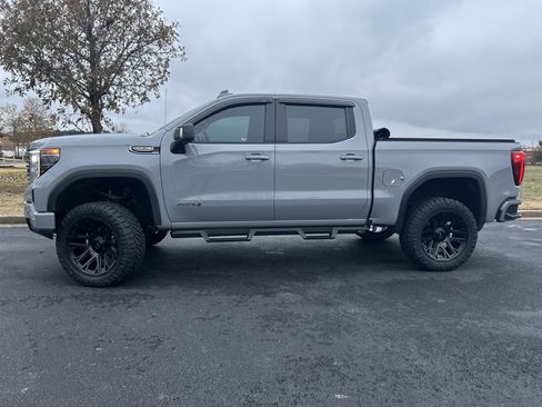 Used 2024 GMC Sierra 1500 AT4 image 6