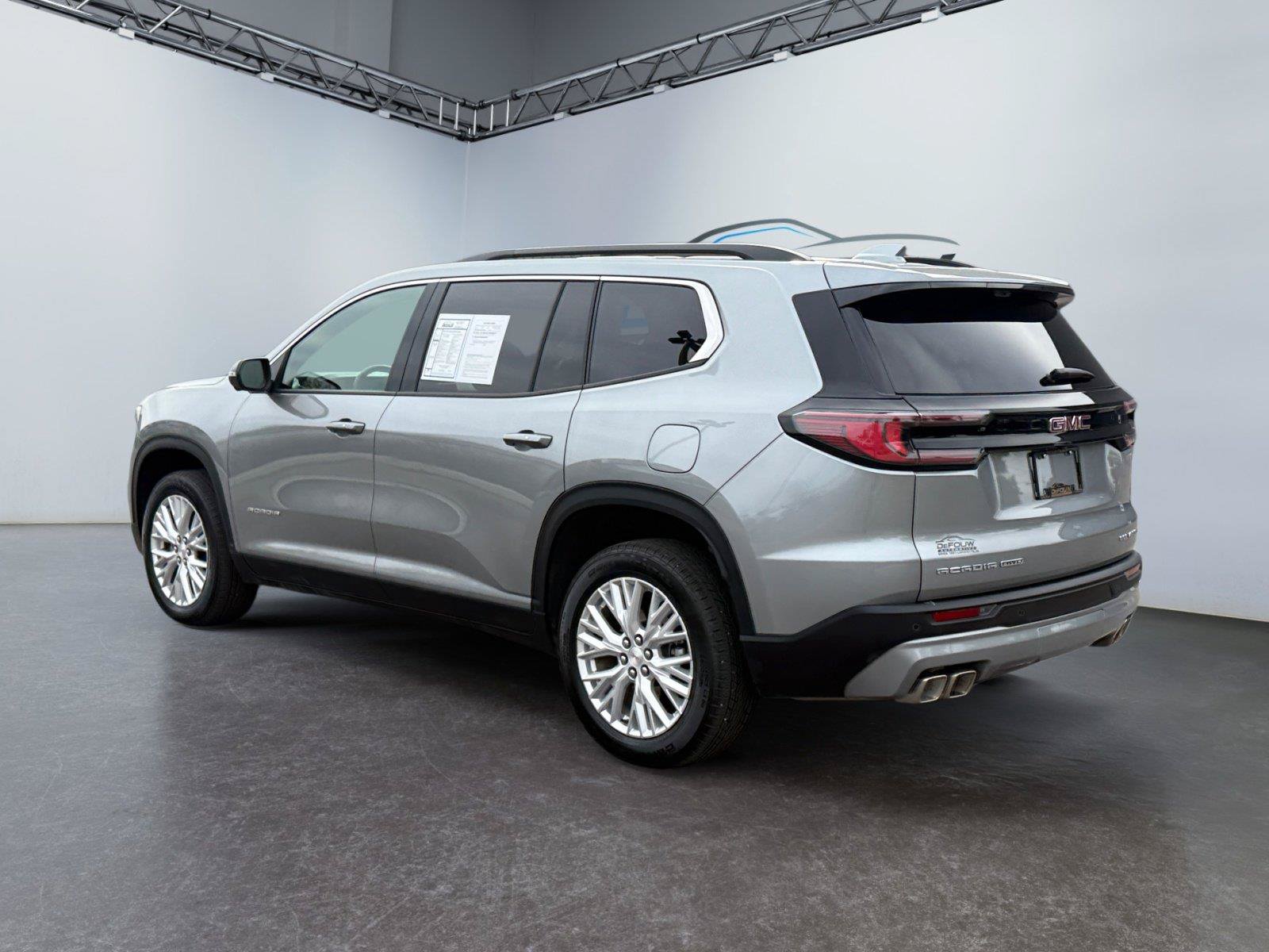 Used 2026 GMC Acadia Elevation w/ Elevation Premium Package AWD/4WD image 5