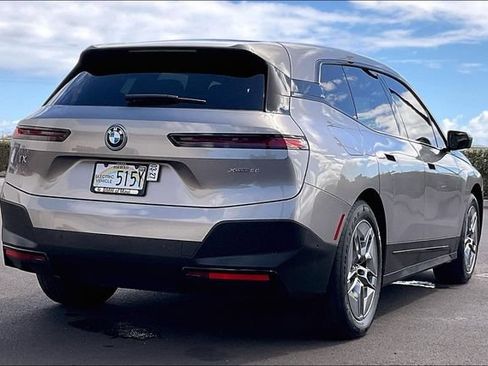 Used 2023 BMW iX xDrive50 w/ Ultimate Package 2 AWD/4WD image 11