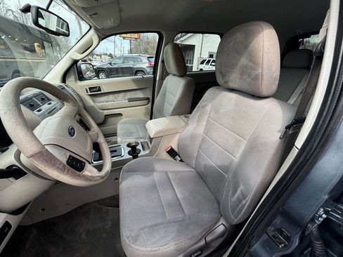 Used 2011 Ford Escape XLT image 11
