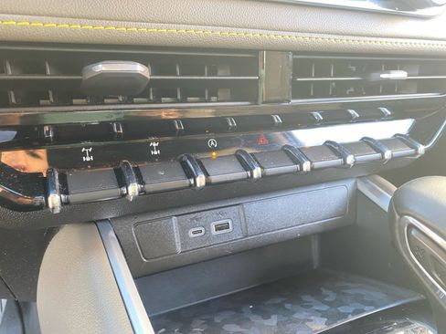 Used 2024 Chevrolet Colorado ZR2 image 29