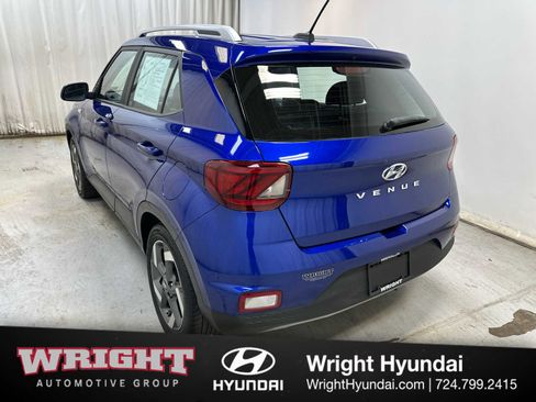 Certified 2023 Hyundai Venue Limited w/ Cargo Package image 4