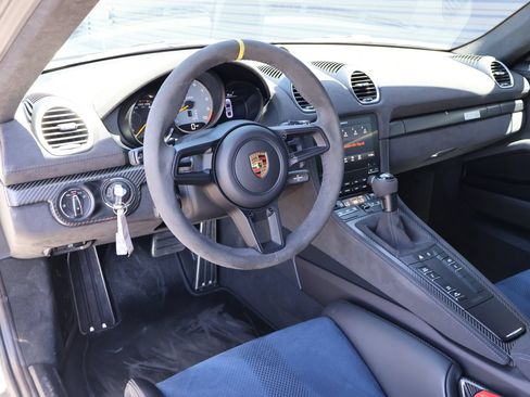 Certified 2023 Porsche 718 Cayman GT4 RS RWD image 4