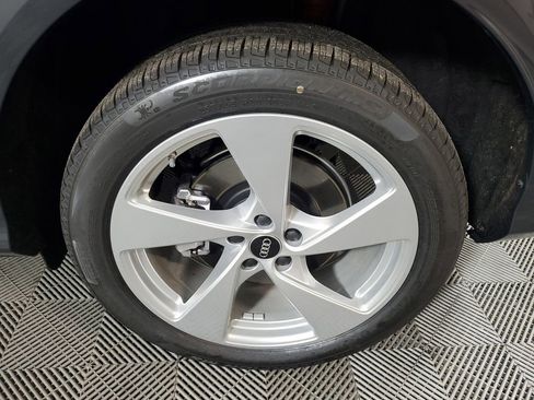 New 2025 Audi Q5 Premium Plus image 11