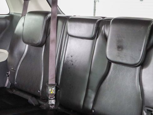 Used 2023 Kia Carnival LX image 25