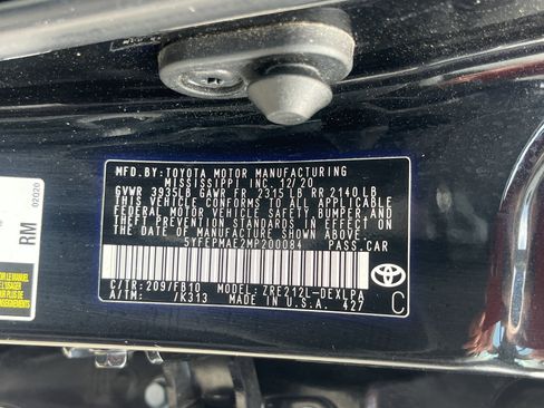 Used 2021 Toyota Corolla LE image 9