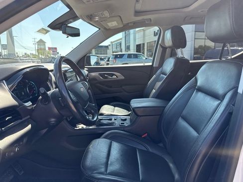Used 2019 Chevrolet Traverse Premier w/ Redline Edition AWD/4WD image 9