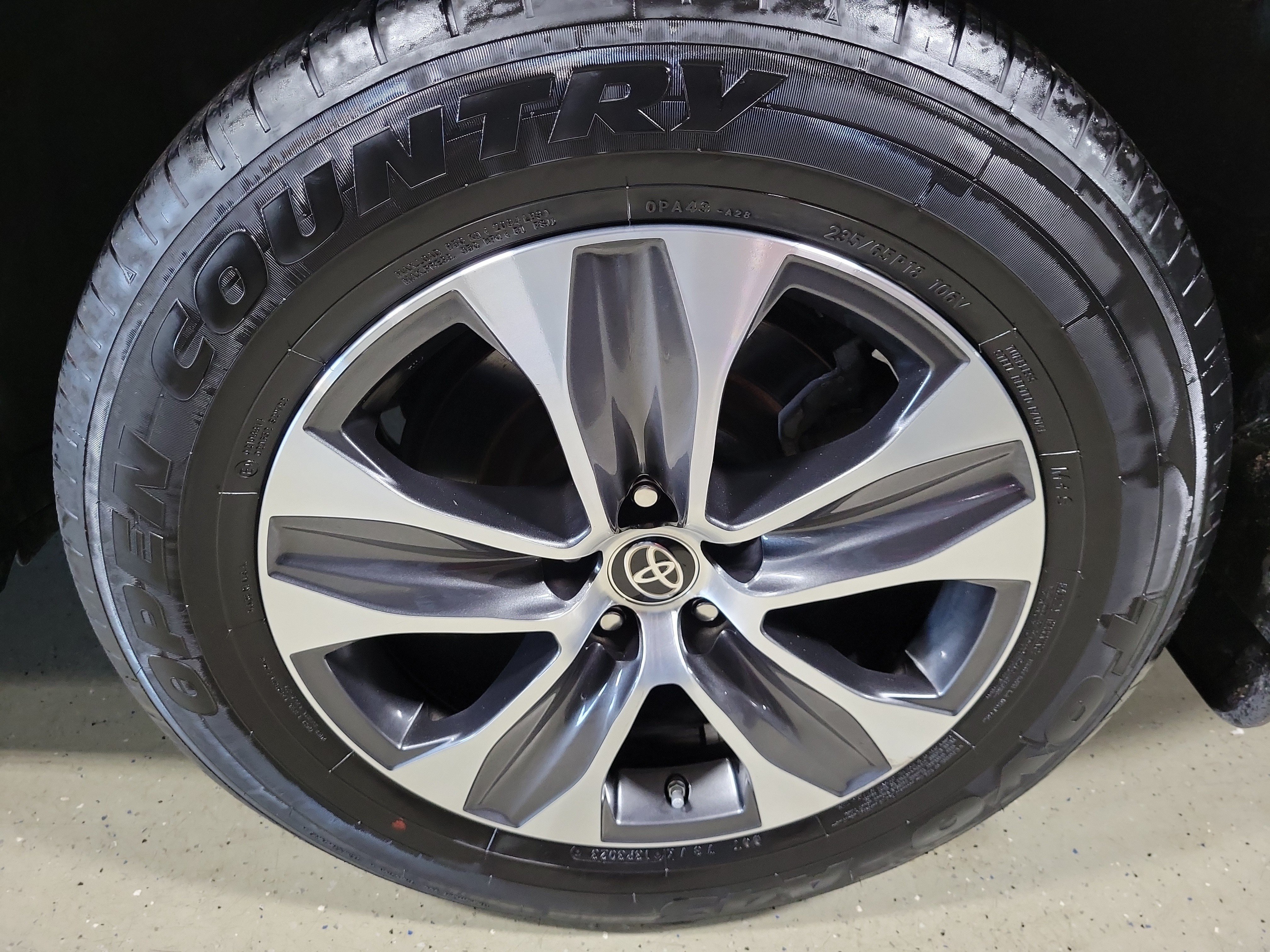 Used 2023 Toyota Highlander XLE AWD/4WD image 8