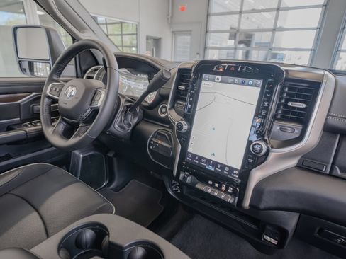 Used 2024 RAM 2500 Laramie w/ Safety Group AWD/4WD image 18
