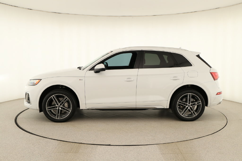 Certified 2024 Audi Q5 e Premium w/ Convenience Package AWD/4WD image 2