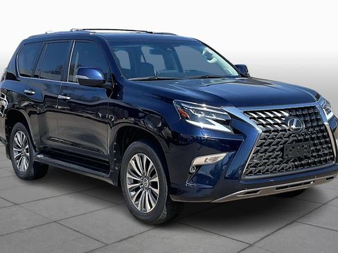 Used 2023 Lexus GX 460 Luxury w/ Accessory Package AWD/4WD image 3