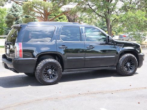 Used 2014 Cadillac Escalade Premium AWD/4WD image 4