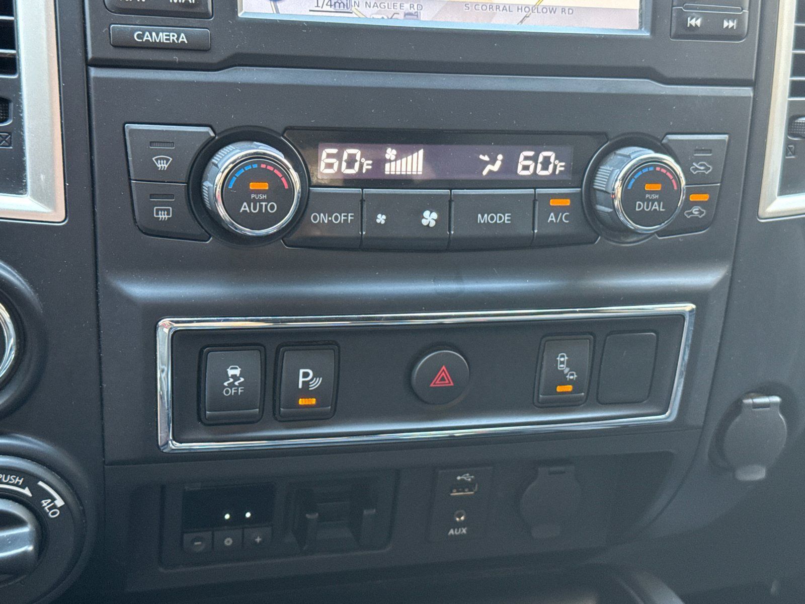 Used 2018 Nissan Titan SV w/ SV Convenience Package AWD/4WD image 22
