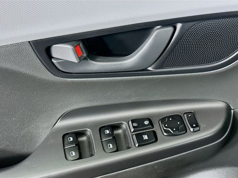 Used 2019 Hyundai Kona SE image 15