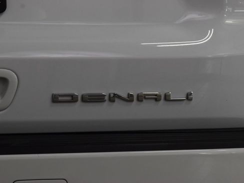 Used 2024 GMC Yukon XL Denali AWD/4WD image 24