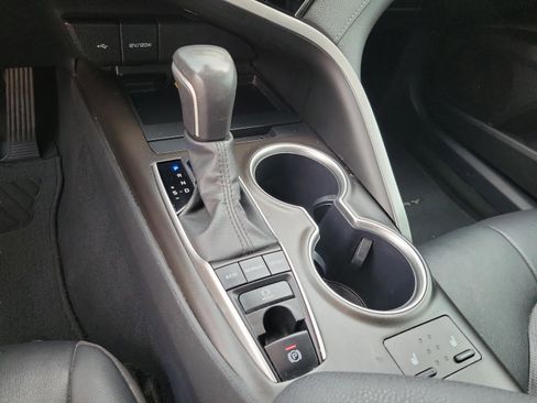 Used 2024 Toyota Camry XLE FWD image 16