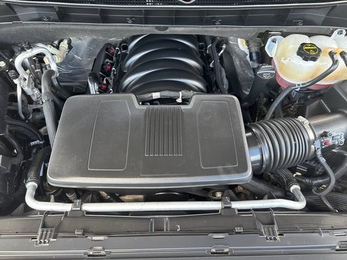 Certified 2025 GMC Yukon XL AT4 w/ AT4 Premium Package AWD/4WD image 52
