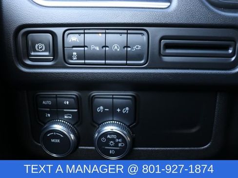 Used 2021 GMC Yukon XL SLT image 23