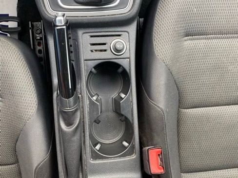 Used 2017 Volkswagen Golf S AWD/4WD image 19