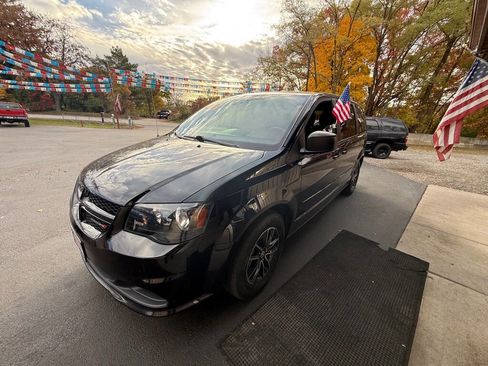 Used 2015 Dodge Grand Caravan SE w/ Quick Order Package 29E SE image 8