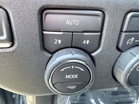 Used 2024 Chevrolet Silverado 1500 LT image 22