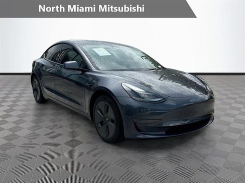 Used 2023 Tesla Model 3 Standard Range RWD image 1