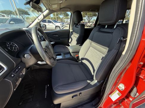 Used 2023 Nissan Frontier SV w/ SV Convenience Package image 27