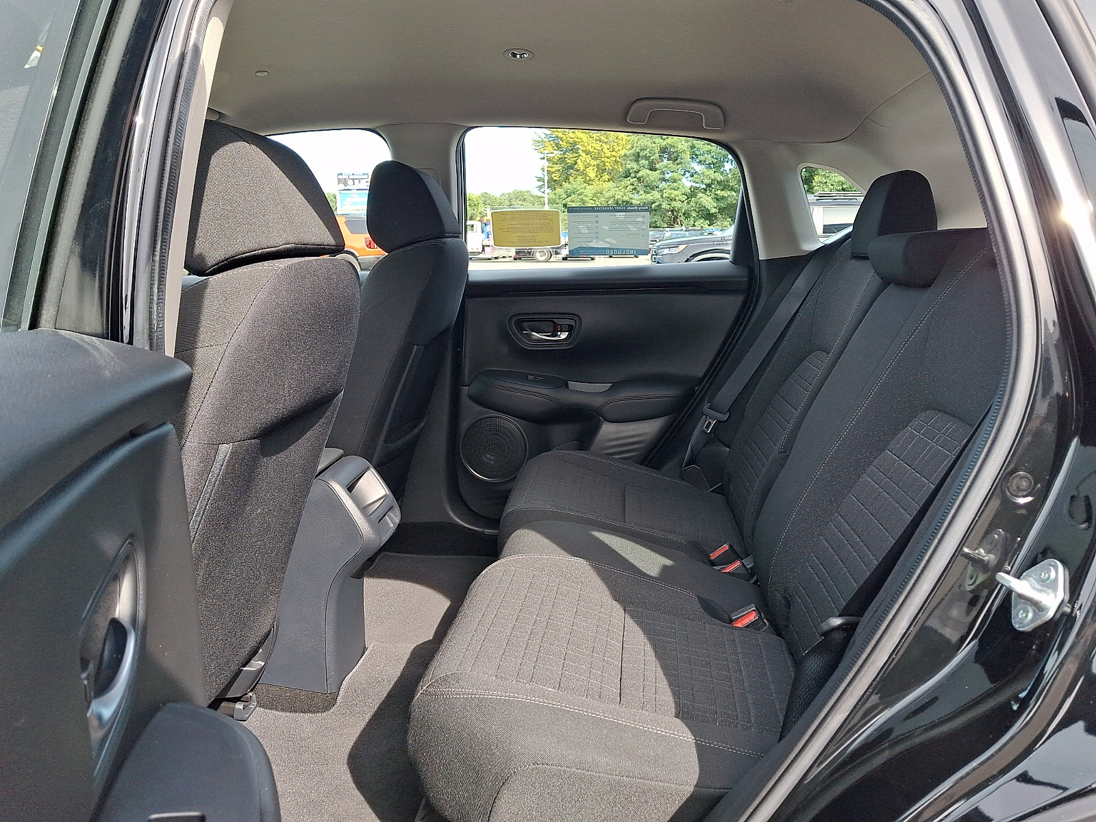 Used 2025 Honda HR-V LX image 10