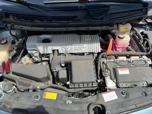 Used 2015 Toyota Prius Four FWD image 18