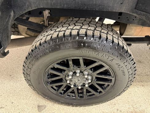 Used 2019 Ford F250 Lariat image 22