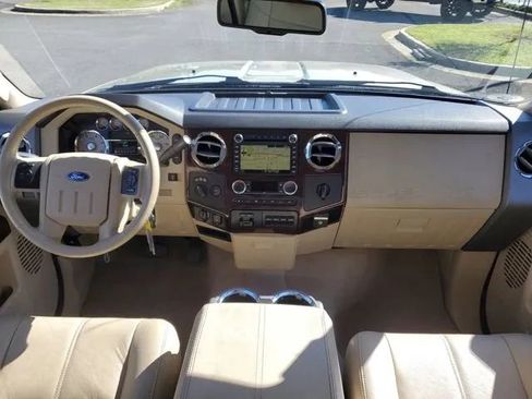 Used 2010 Ford F250 Lariat image 8